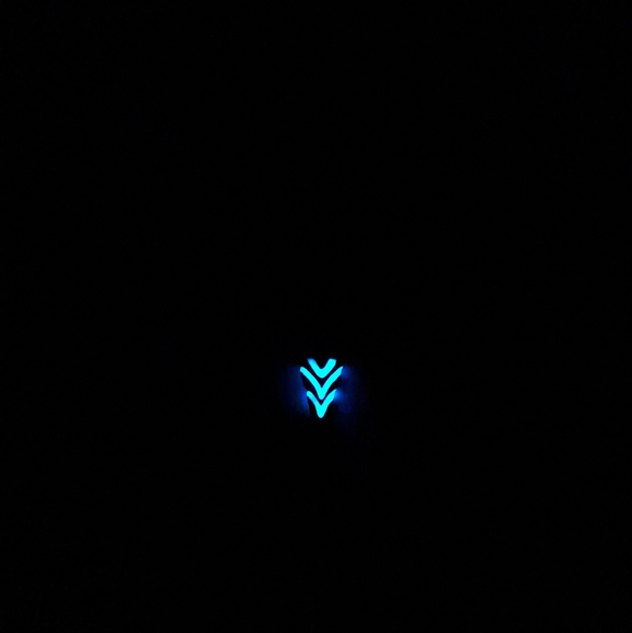 Glow In The Dark Necklace - Picture 6 of 6